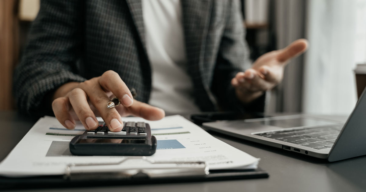 廃業予定の企業の3割が「後継者難」。廃業手続きには多くの手間と費用が必要。